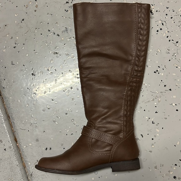 NWT - Brown Knee-High Leather Boots - Picture 4 of 5